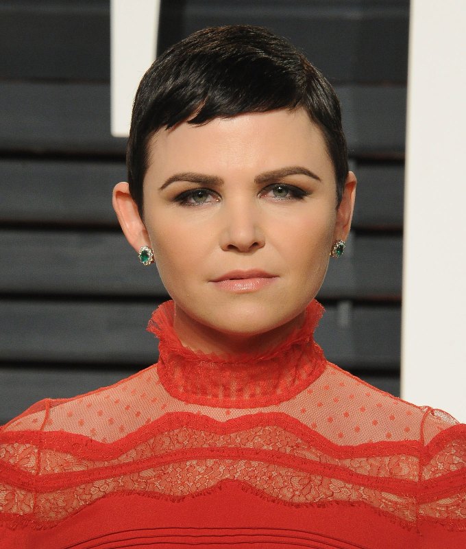 best haircuts for round faces short pixie