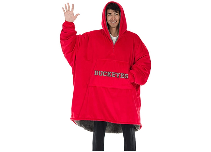 Best last-minute Father's Day gifts Amazon: A man wears a red Buckeyes blanket