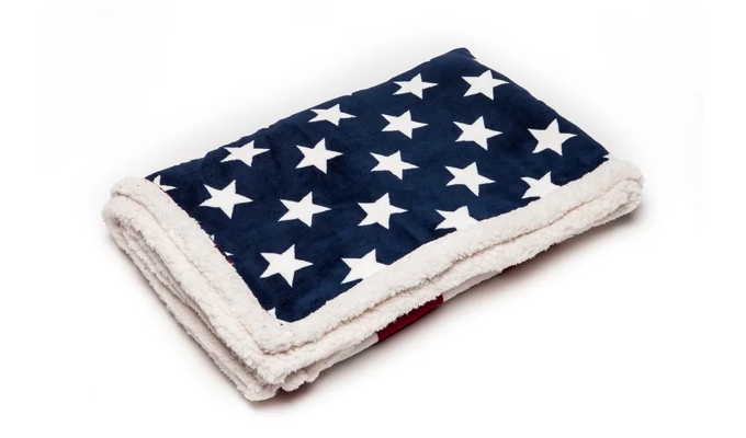 last-minute fathers day gifts: Chanasya Woven American Flag Throw