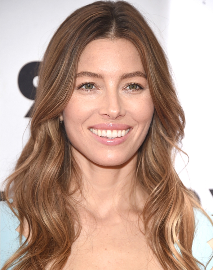 most flattering haircuts for oval faces jessica biel